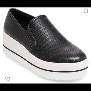 ⚡️Steve Madden Women’s Becca Sneaker